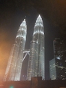 Petronas Twin Towers bei Nacht
