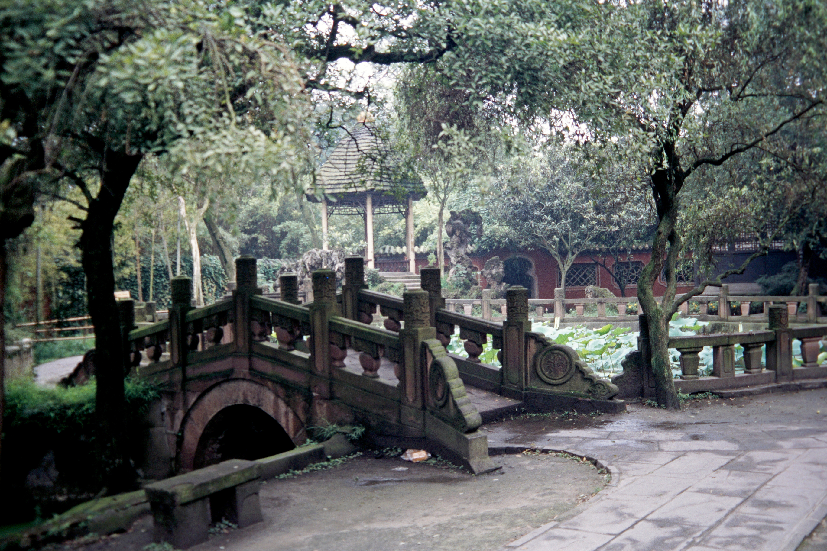 Park um den Wang Jiang–Pavillon