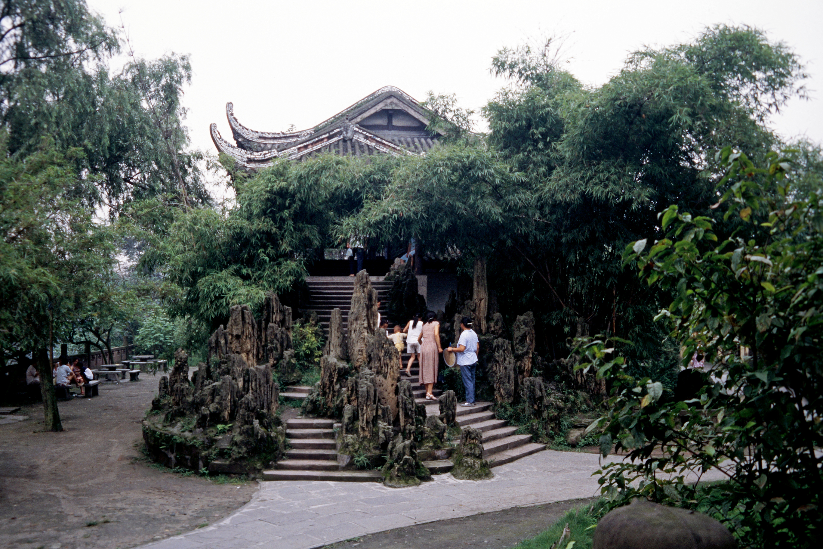 Park um den Wang Jiang–Pavillon