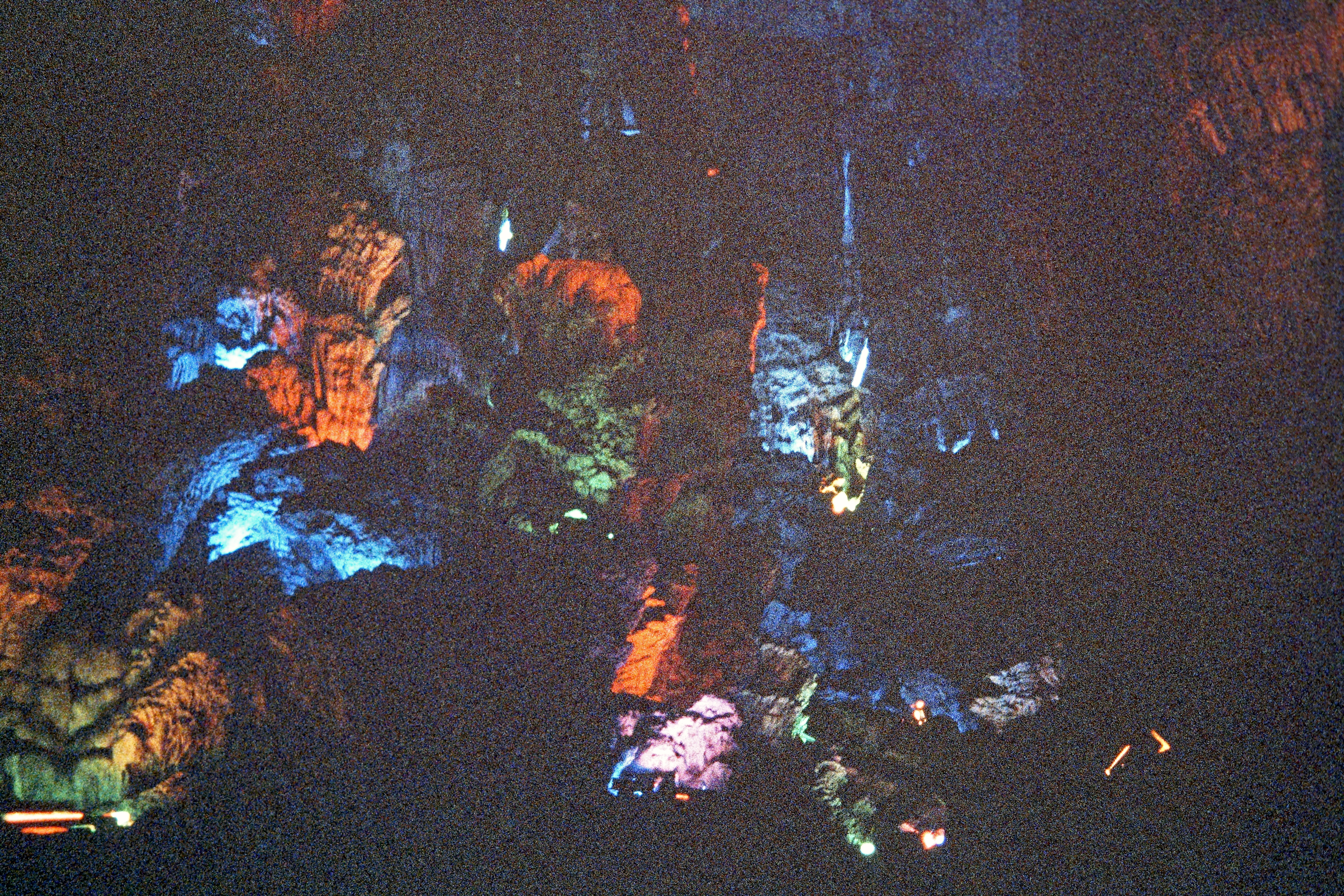 Lu Di Yan (Schilfrohrflötenhöhle)