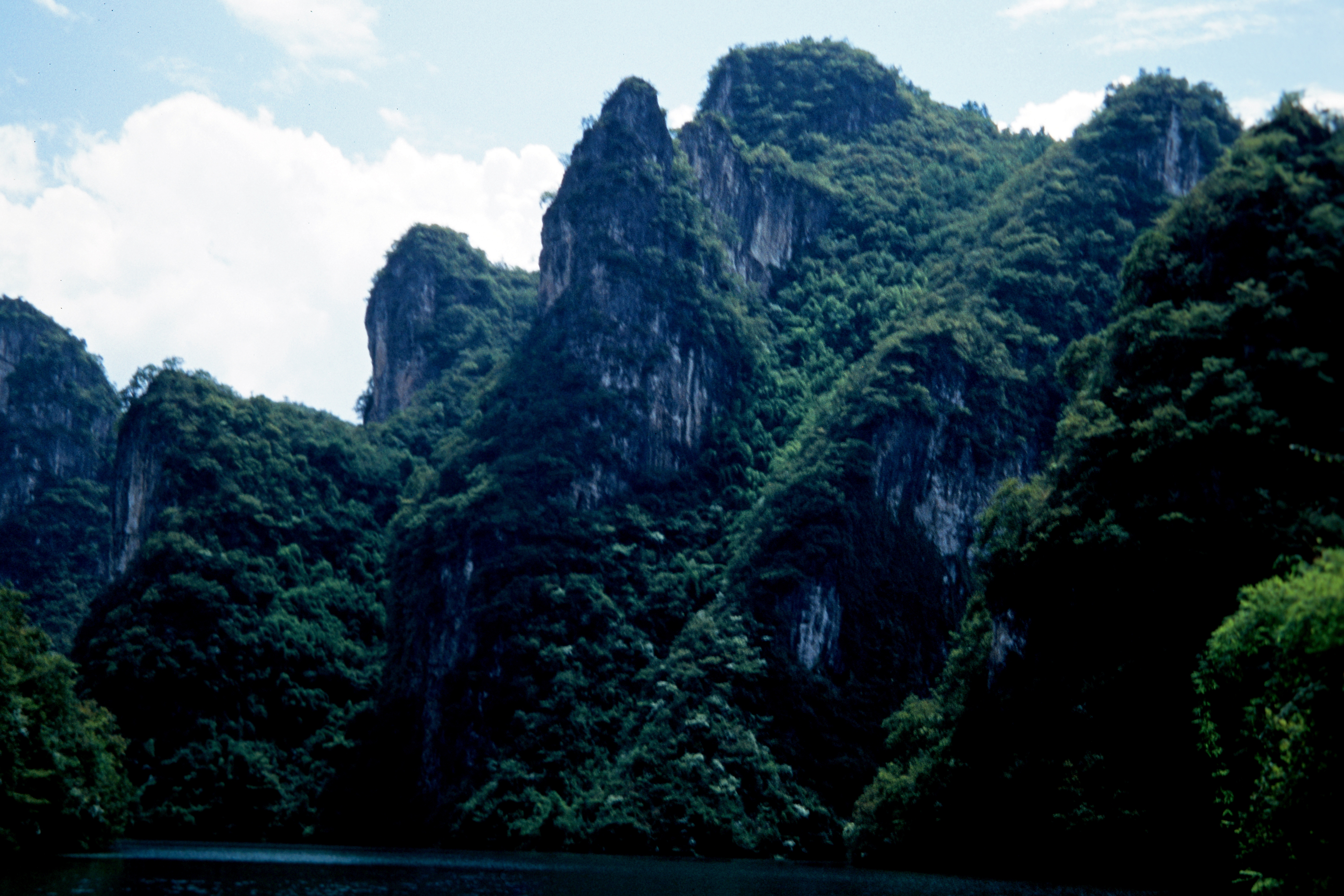 Fahrt auf dem Fluss Wu Yang