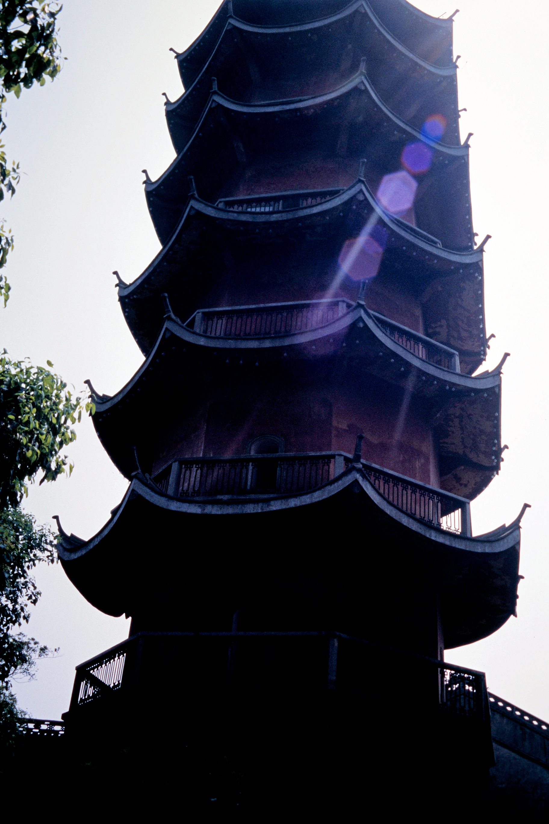 An der Long Guang Ta (Drachenglanz-Pagode)