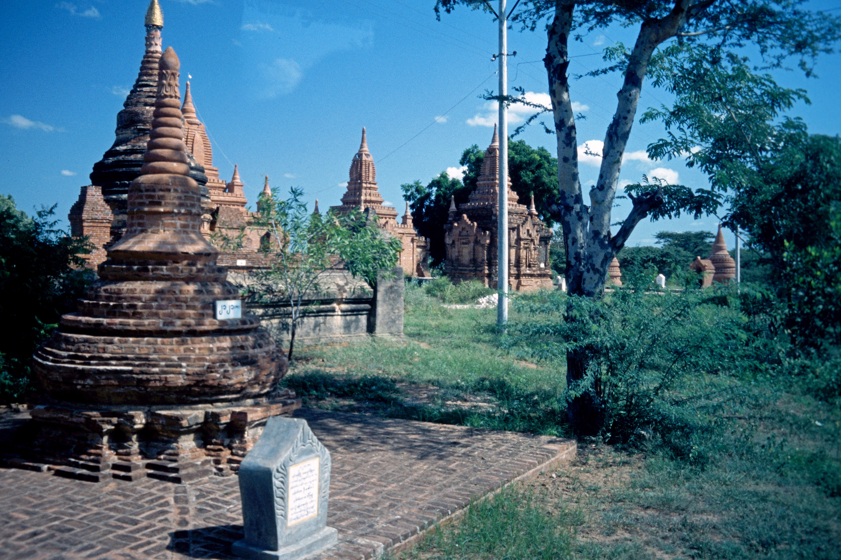 Neuere Pagoden in Bagan